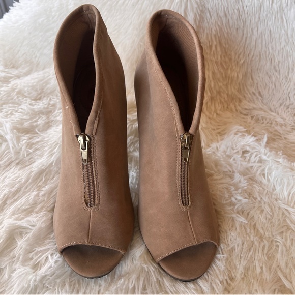 Cushion walk by Avon peep toe bootie heels - Picture 3 of 8